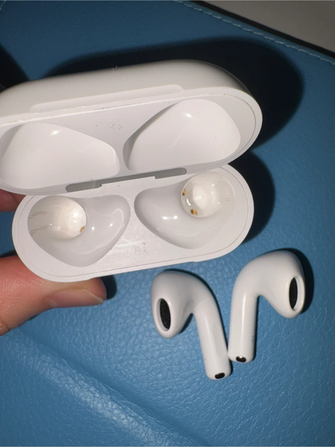 Apple AirPods 4 without ANC - photo 4