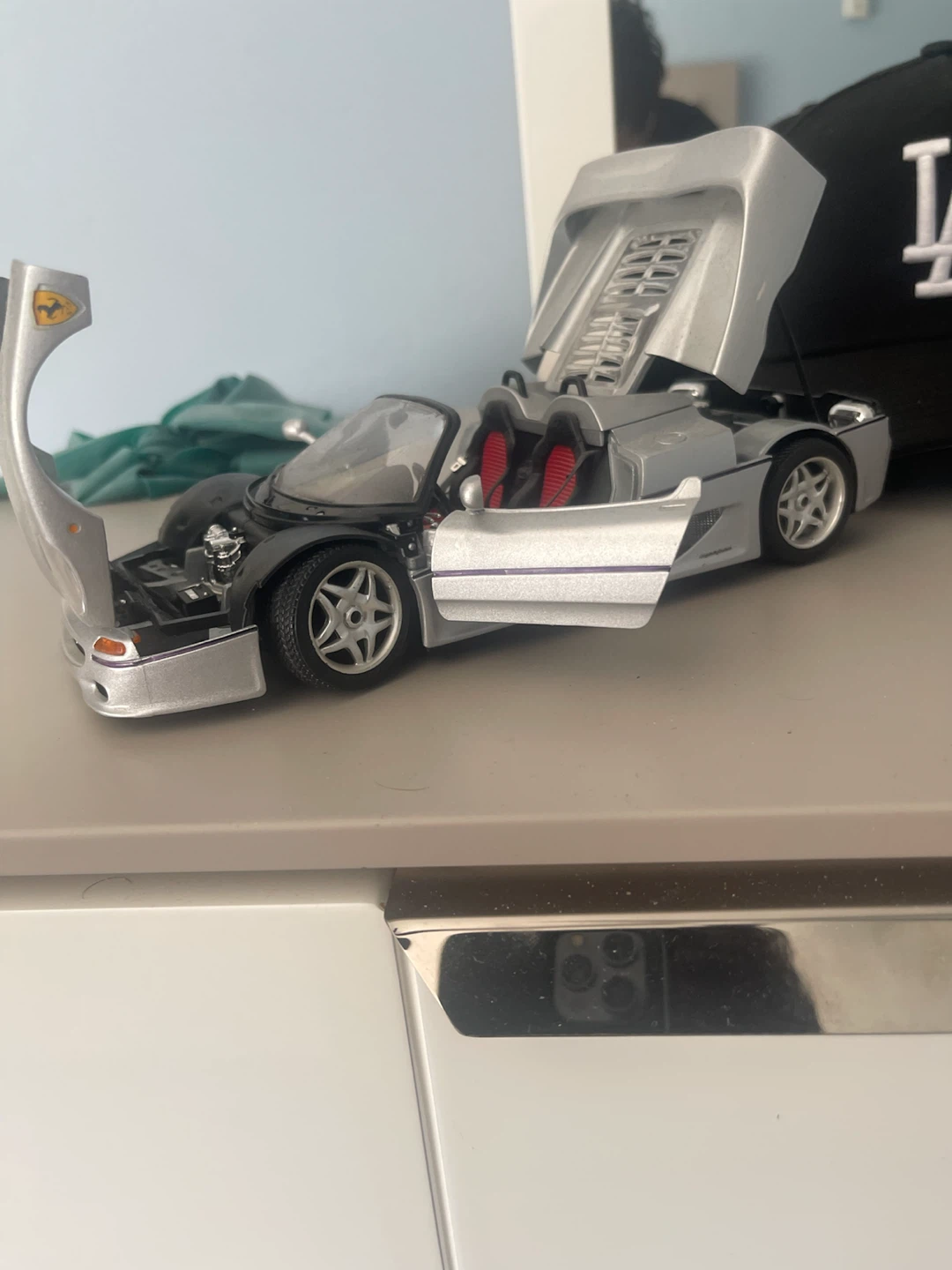 1/18 Scale 1995 Ferrari F50 Cabriolet Diecast Model - photo 2