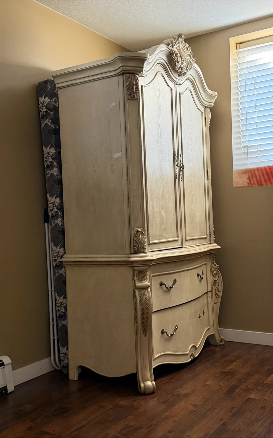 Ornate Vintage Wardrobe Armoire with Drawers - photo 2