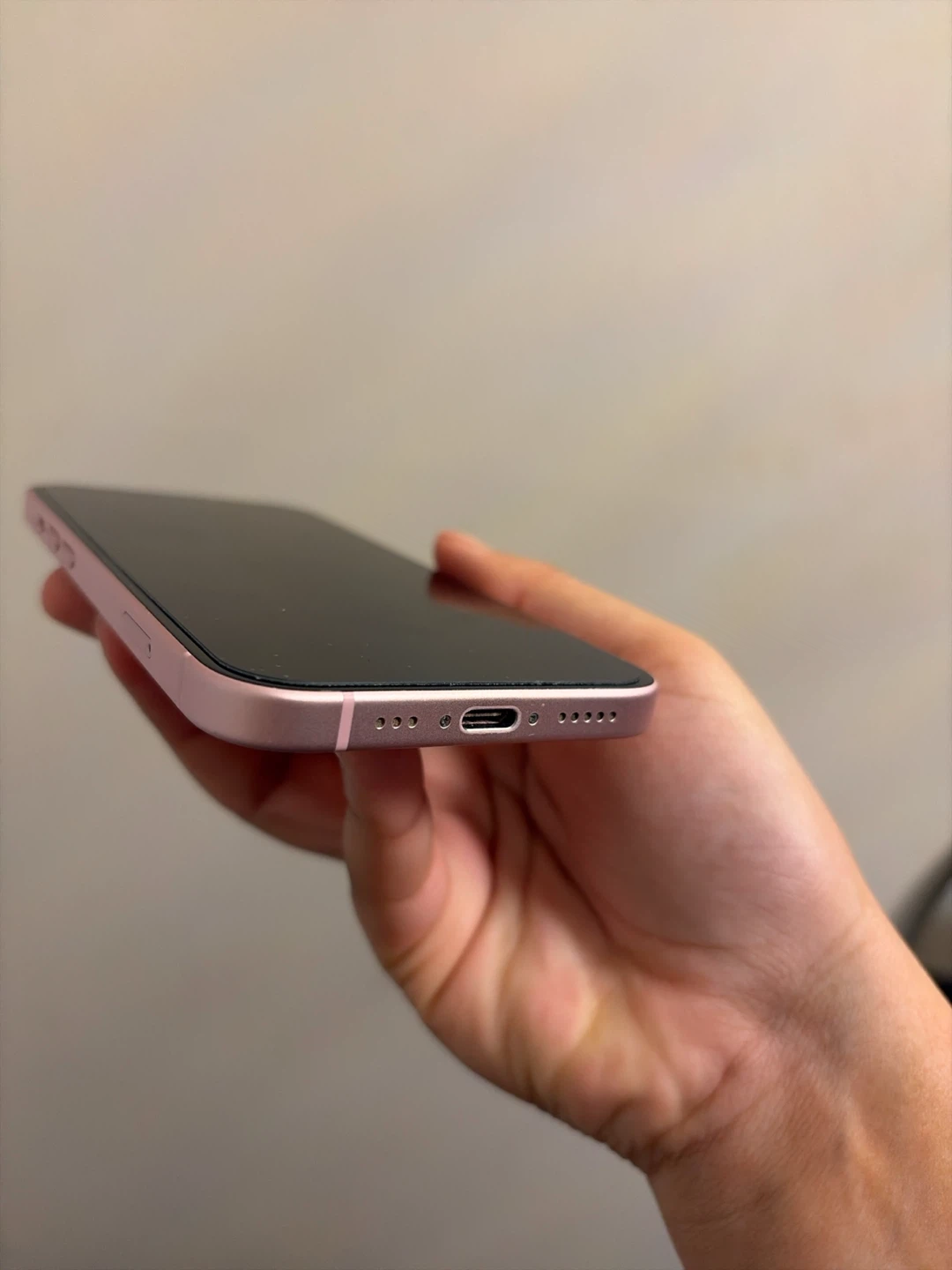 iPhone 15 - photo 5