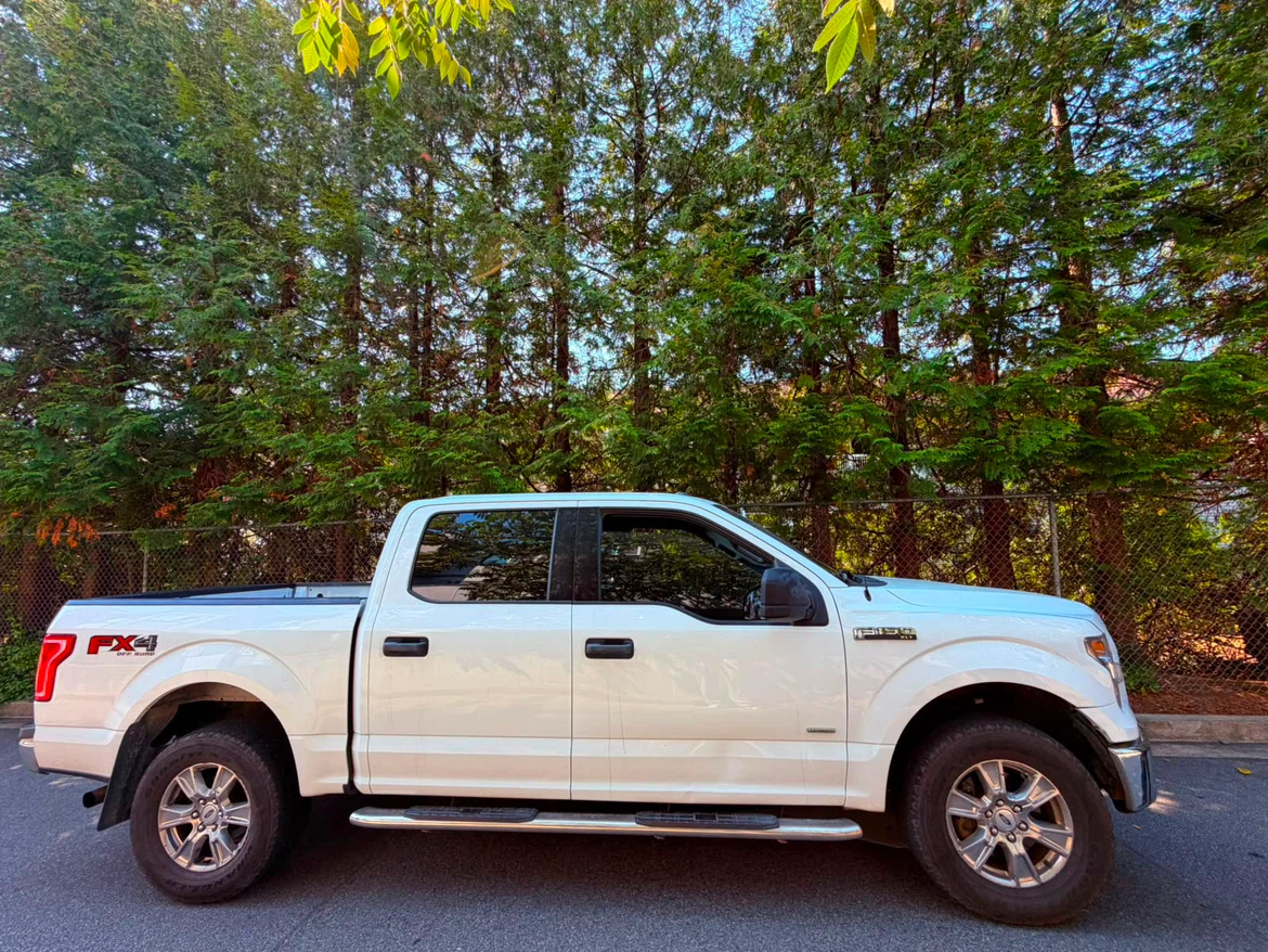 White Ford F-150 SuperCrew - photo 2