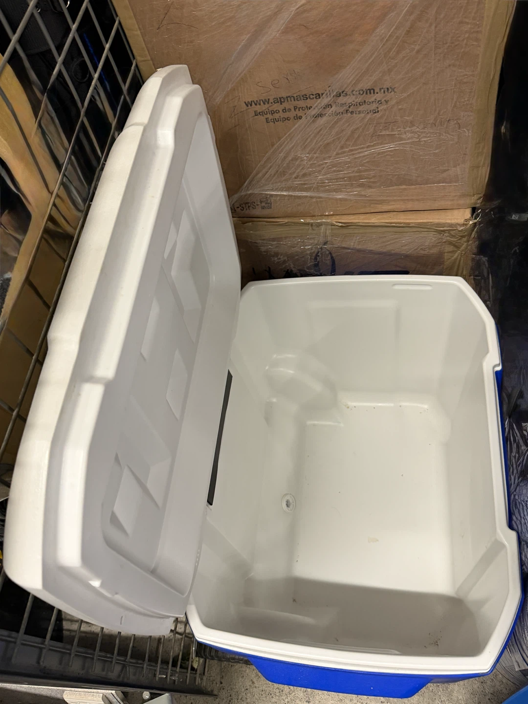 Coleman Cooler with Wheels - photo 2