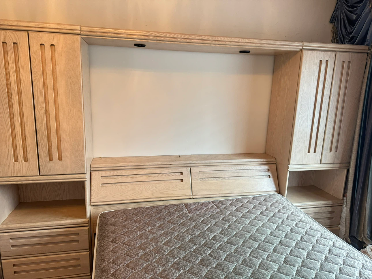 Bed set with Bed cabinet and Mattress