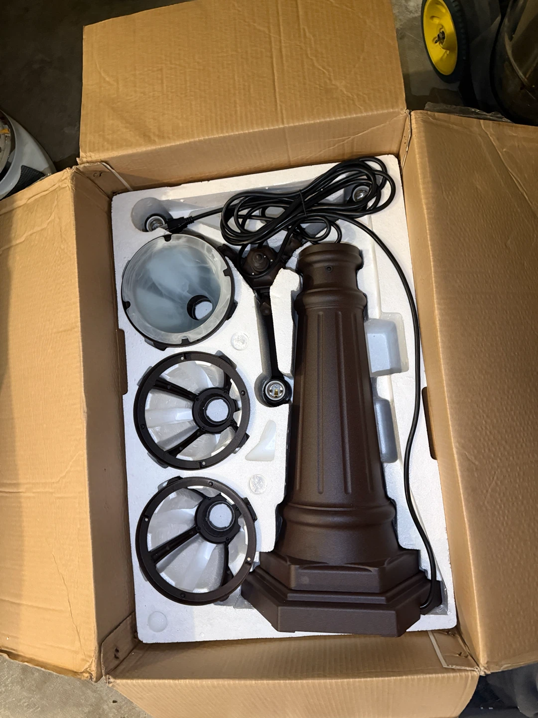3 Head Convertible Patio Light/Streetlight - photo 3