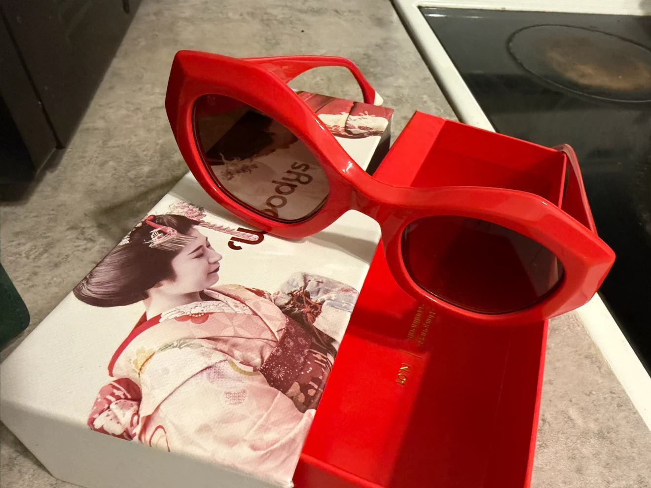 Woodys Red Cat-Eye Sunglasses with Case - photo 5