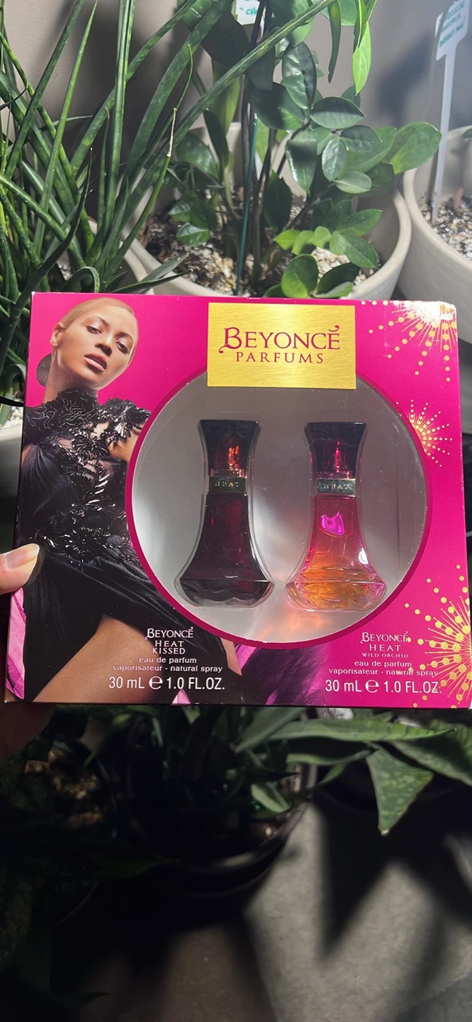 Beyonce’s Parfum Heat Set