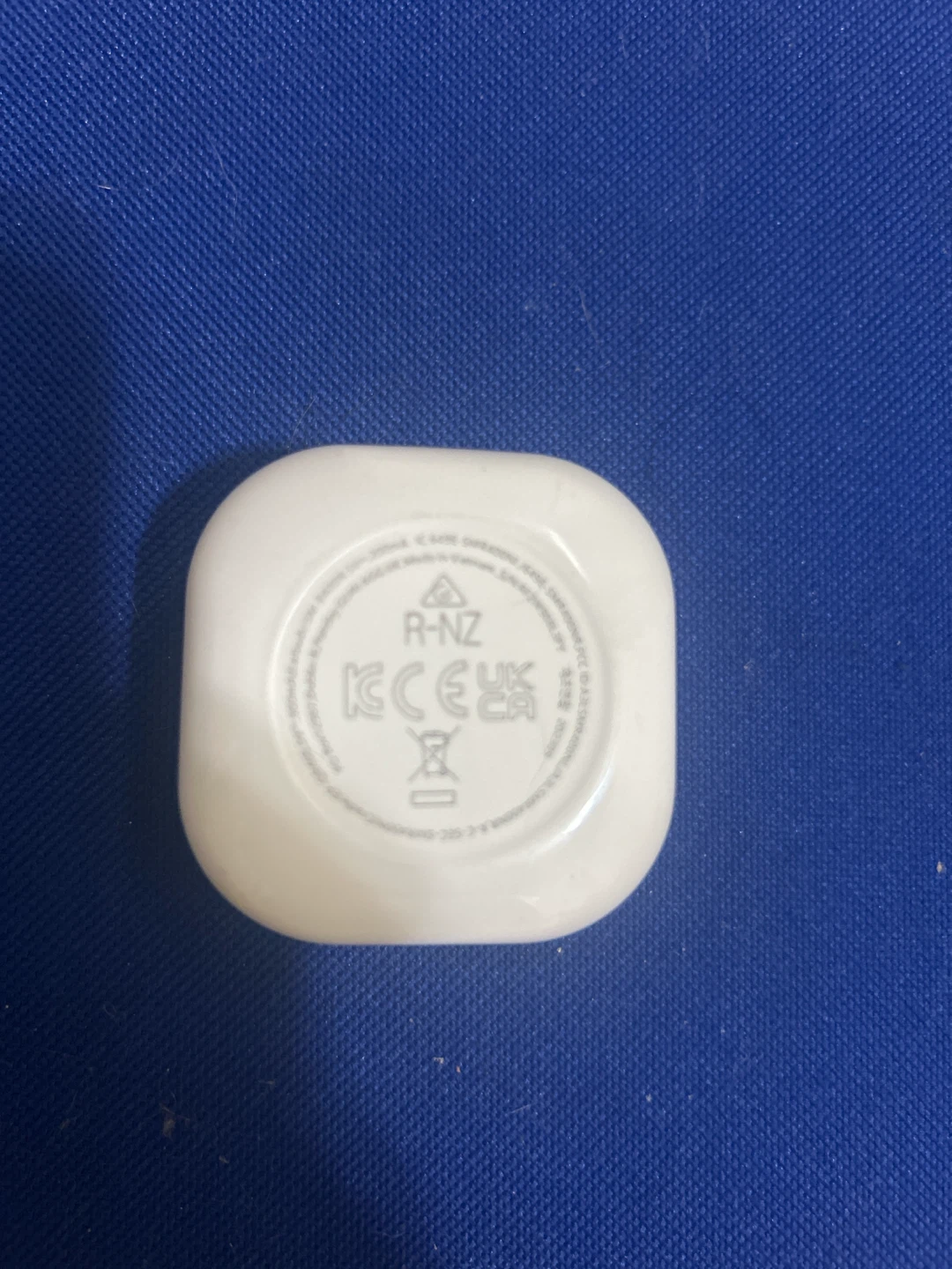 Samsung Galaxy Buds Case - photo 3