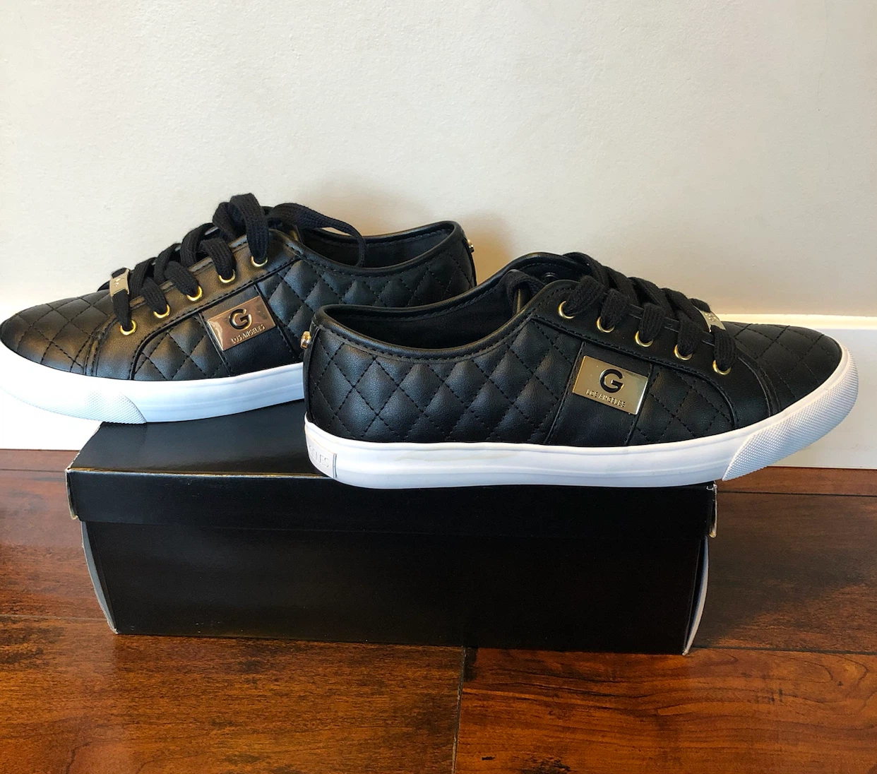 GBG Los Angeles Black Quilted Sneakers New! - photo 2