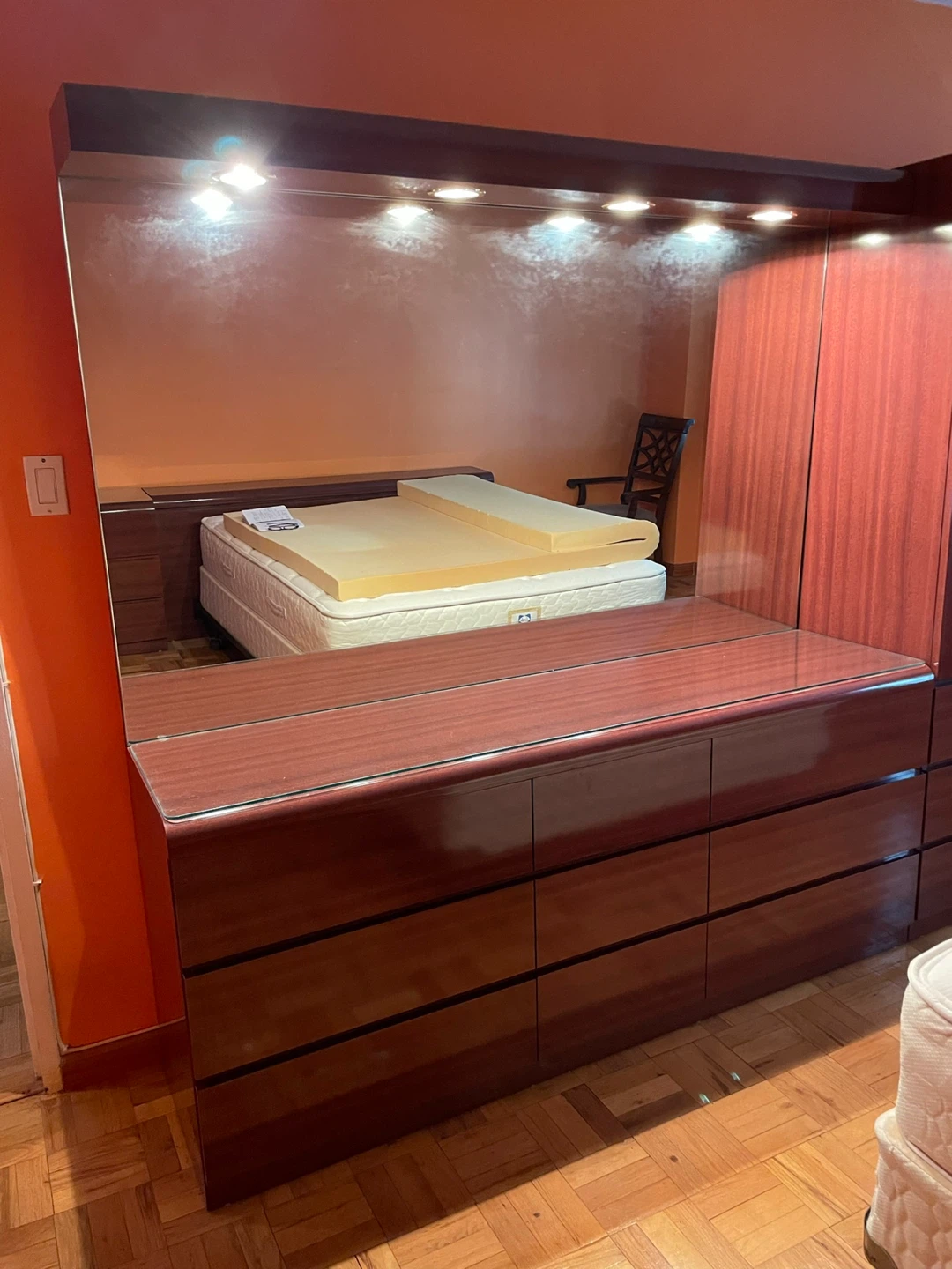 9-Drawer Dresser with Mirror and Lights