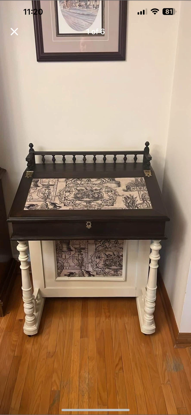 Vintage from the 1920s Writing Desk with Print Inlay - photo 2