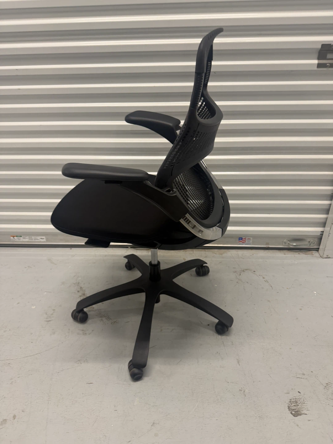 Knoll Generation Black Ergonomic Office Chair - photo 3