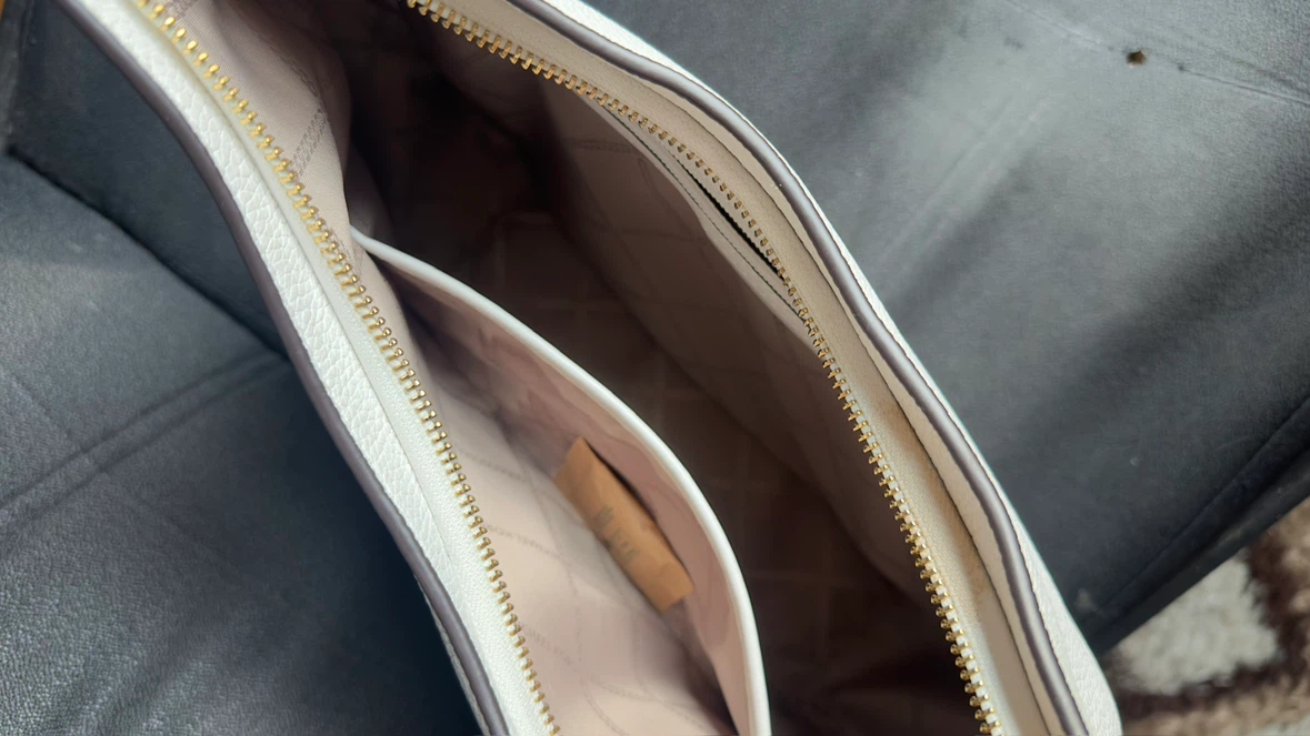 Michael Kors White Shoulder Bag Gold Hardware - photo 5