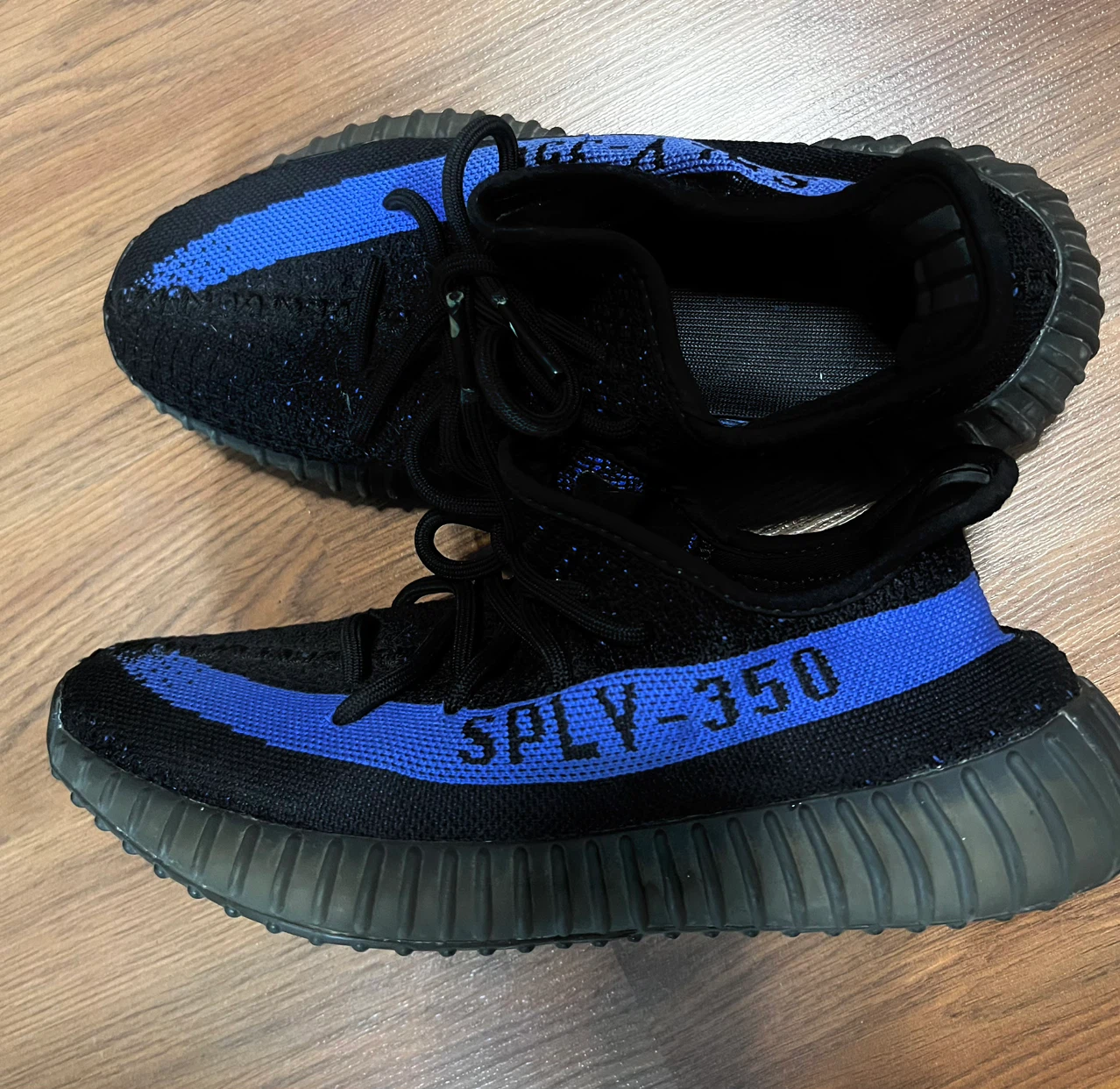 Adidas Yeezy 350 V2 "Dazzling Blue" Sneakers - photo 2
