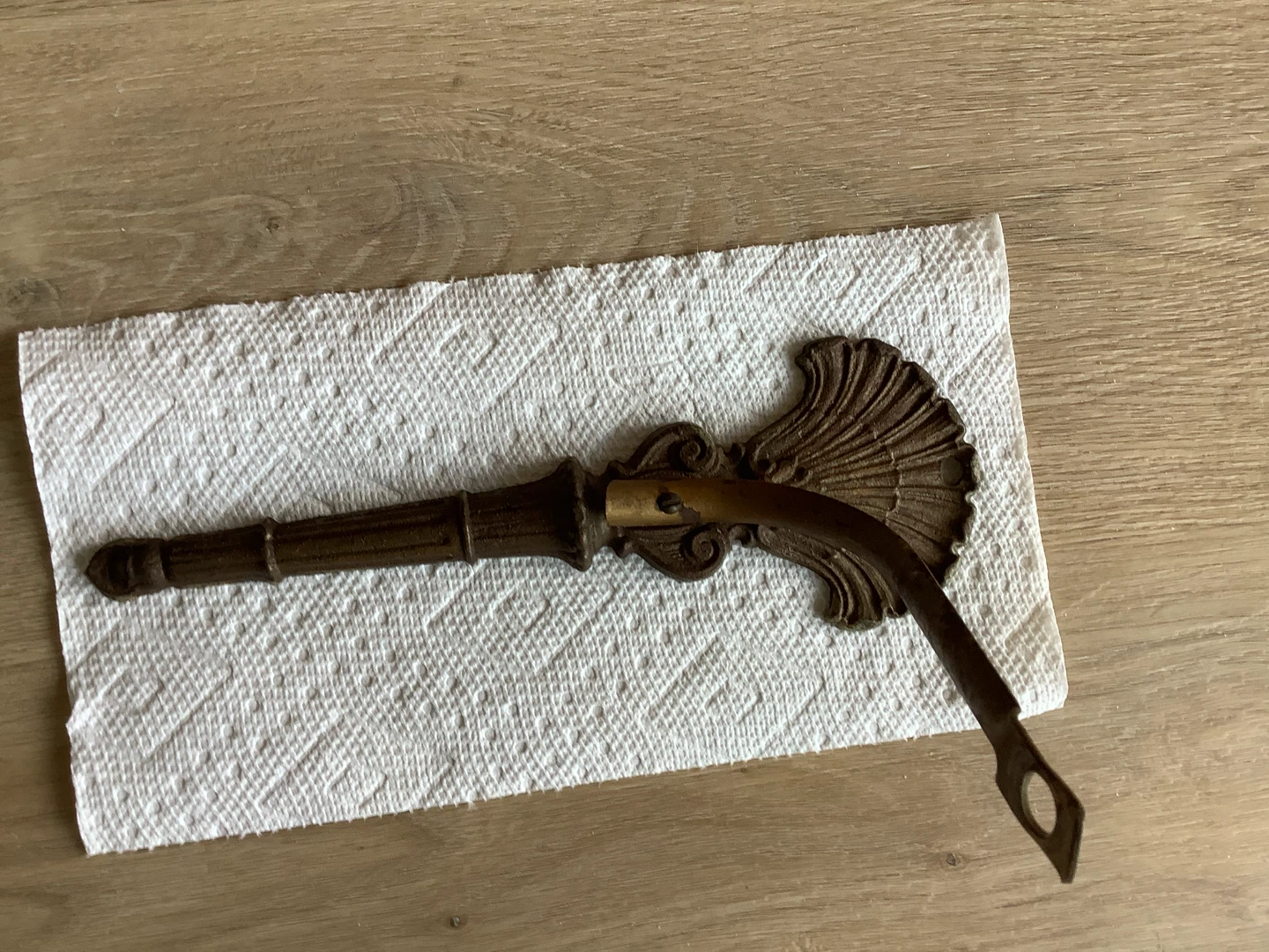 Antique Bronzed Cast Metal Wall Sconce Backplate 🐞