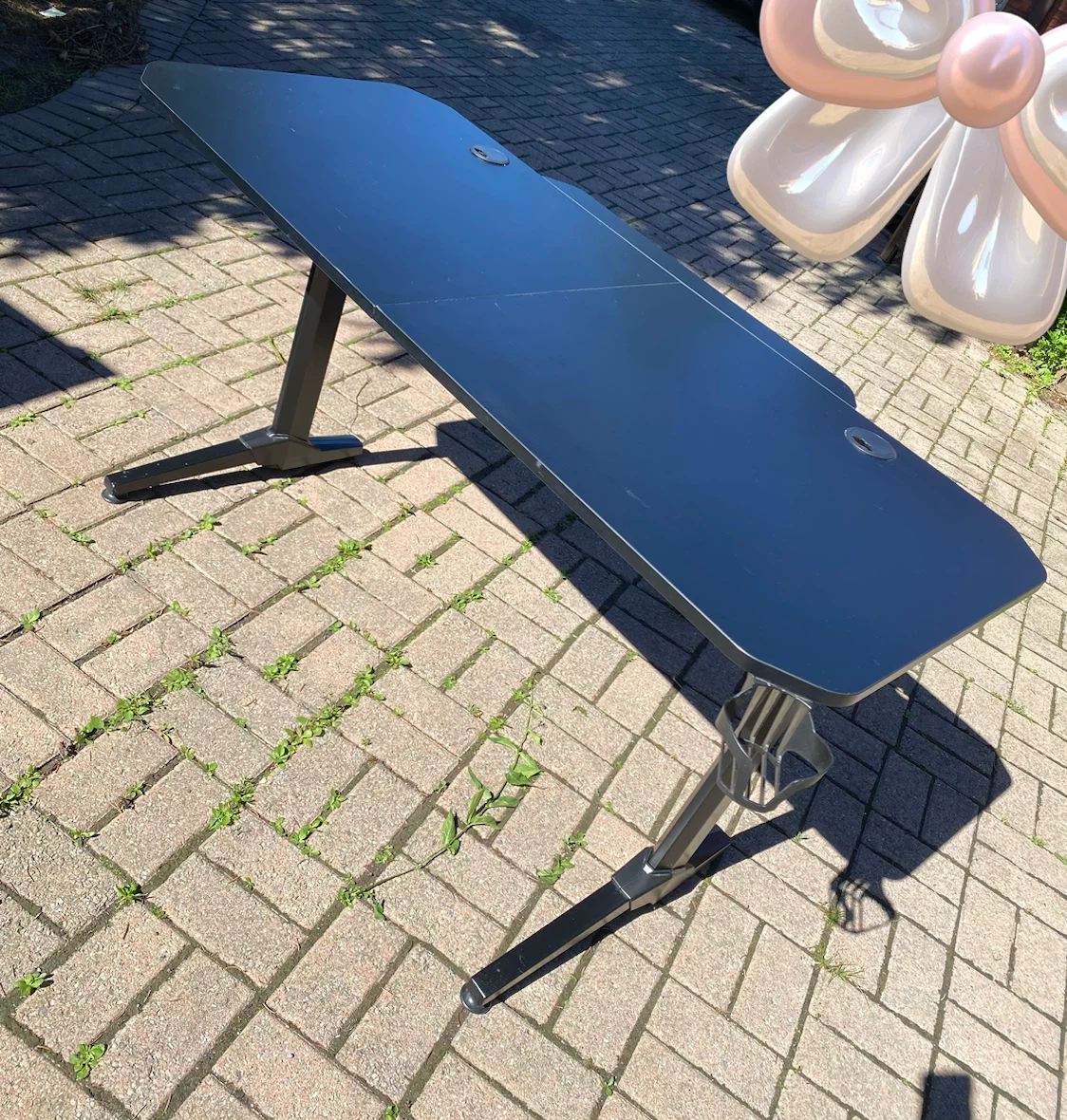 Like 🆕- High-Quality- Black Gaming Desk with Cable Management - photo 2