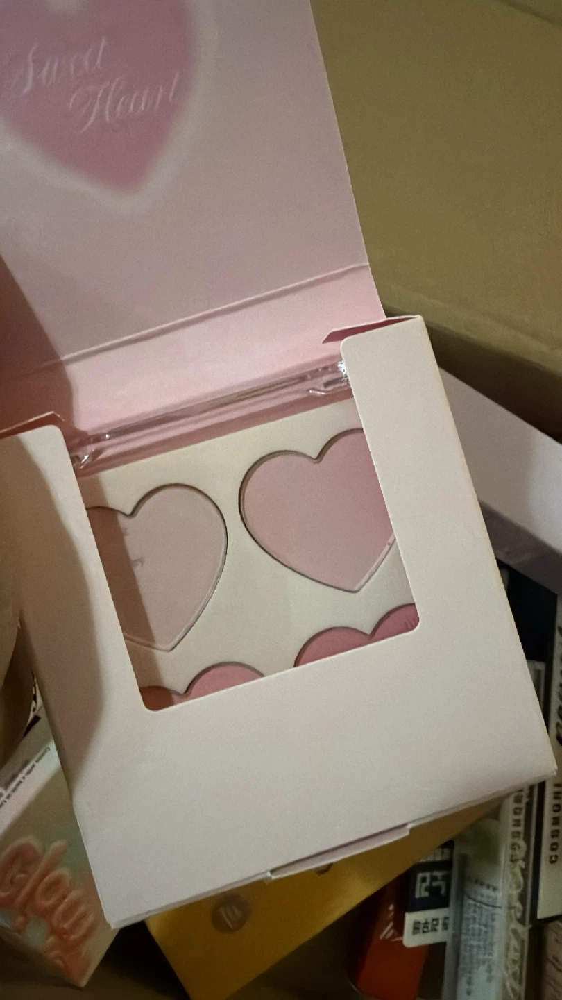Sweet Heart Heart-Shaped Palettes