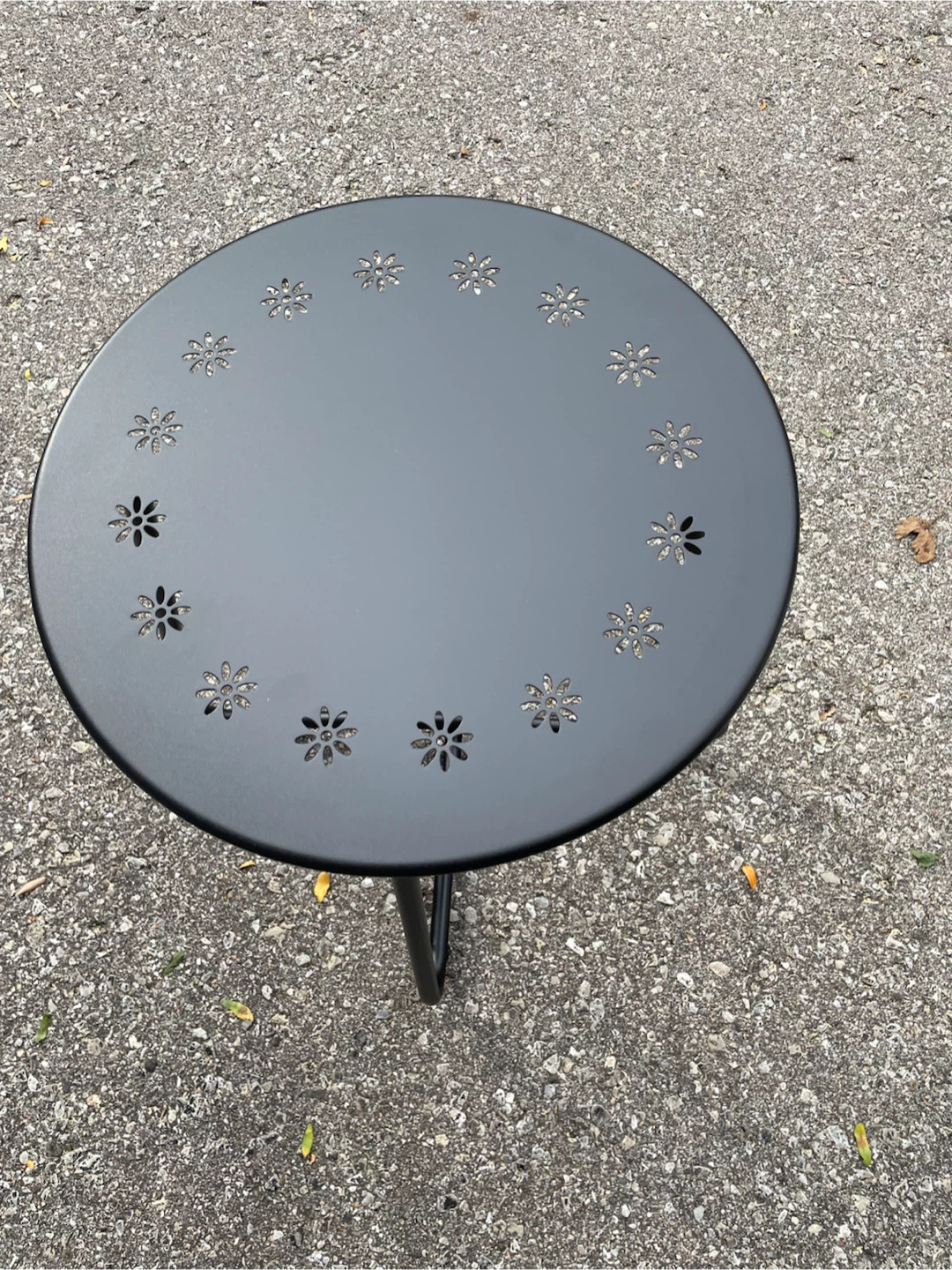 Black Metal Round Side Table - photo 2