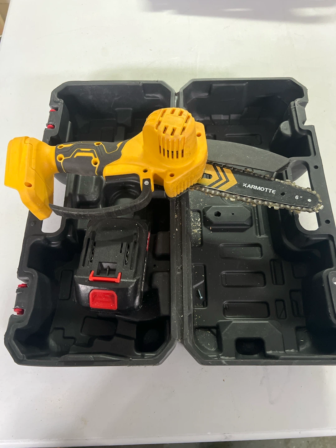 Karmotte 6" Cordless Chainsaw with Case and Battery