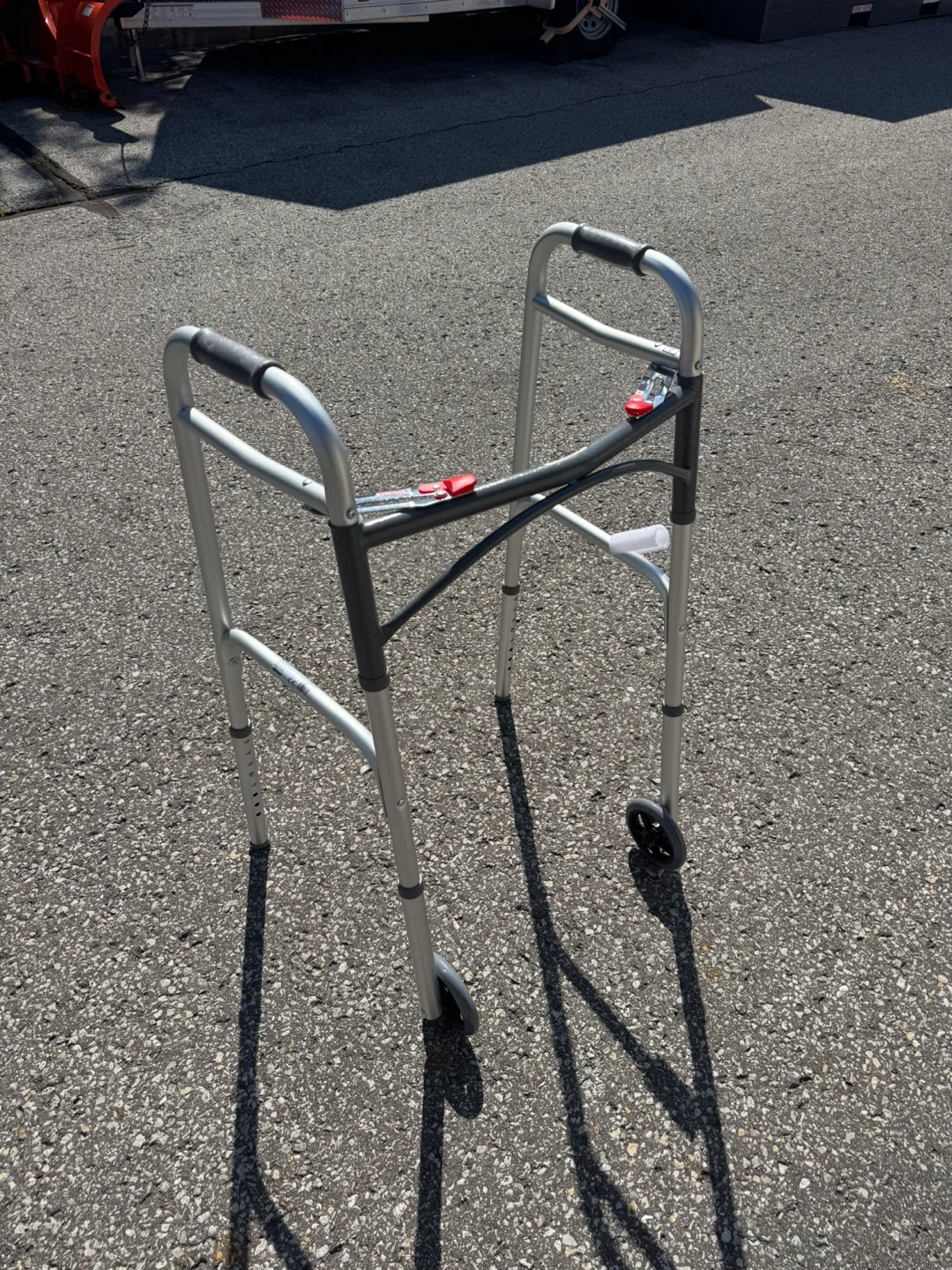DRIVE MEDICAL ALUMINUM WALKER