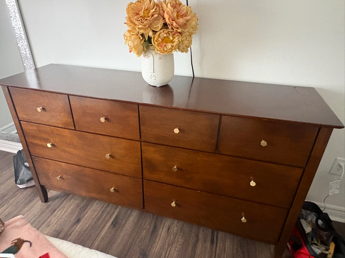 Wooden Dresser with 8 Drawers