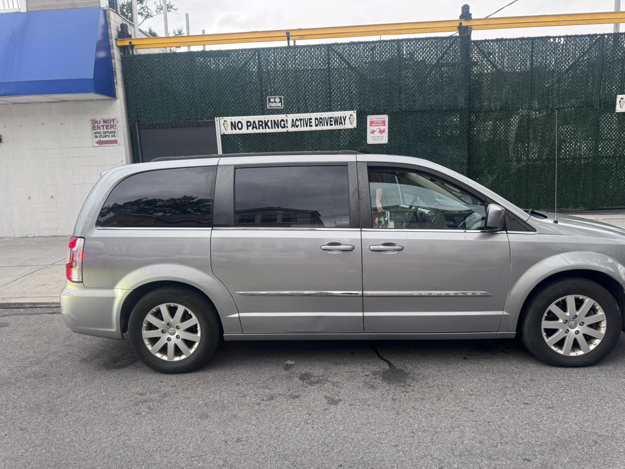 2015 Chrysler Town & Country Silver
