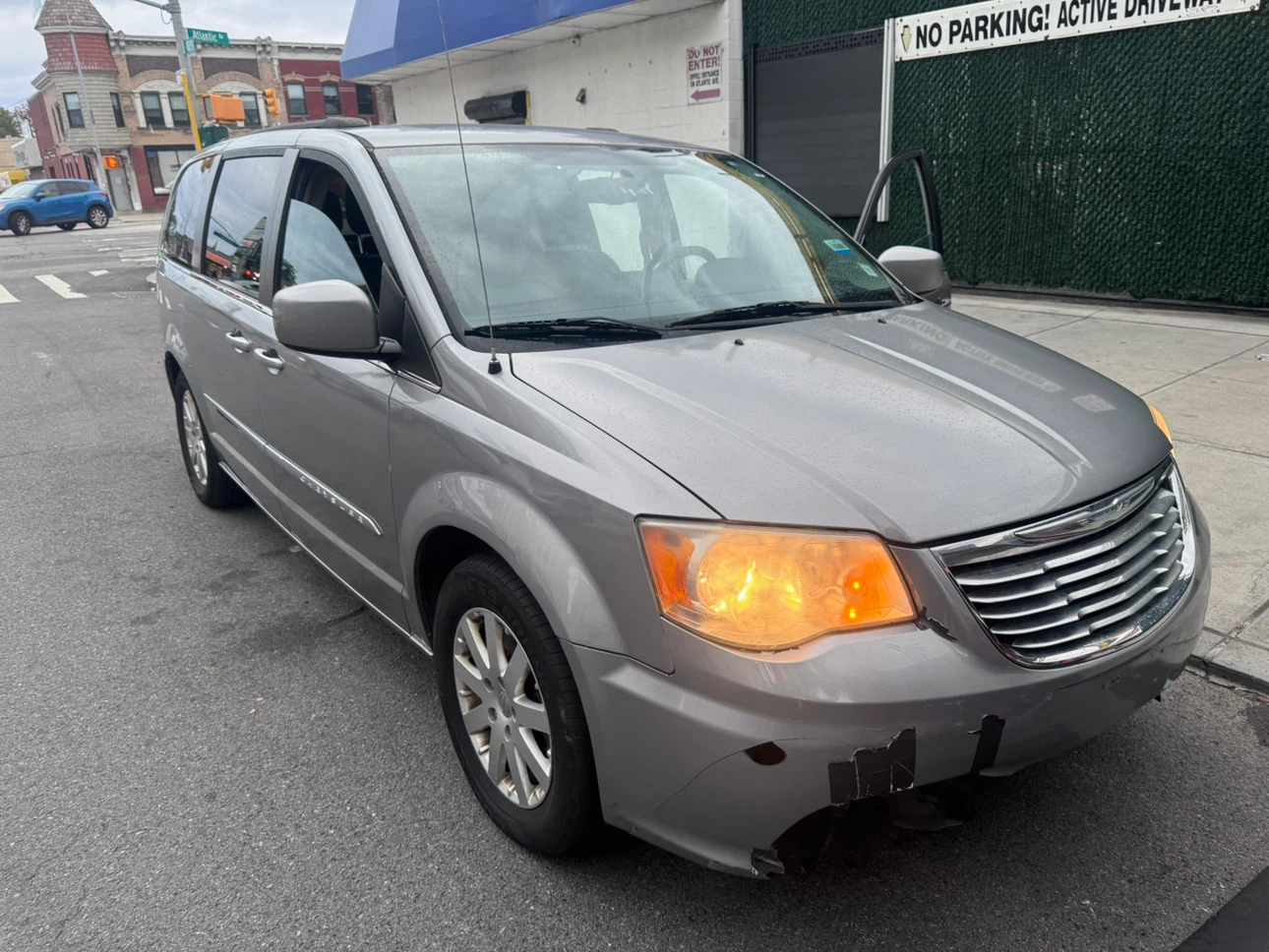 2015 Chrysler Town & Country Silver - photo 3