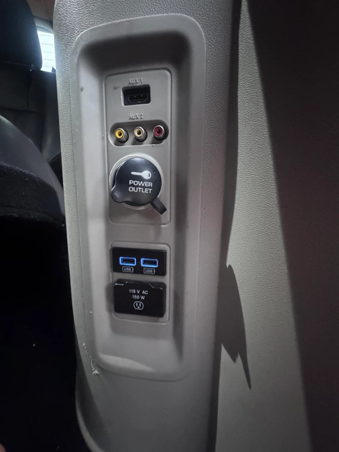 2015 Chrysler Town & Country Silver - photo 4