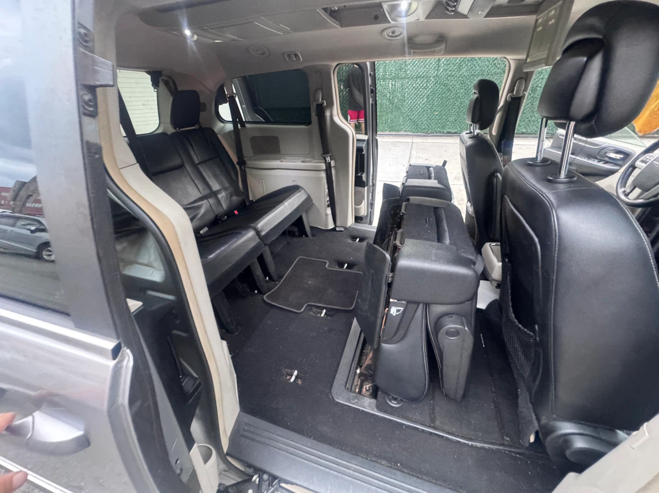 2015 Chrysler Town & Country Silver - photo 5