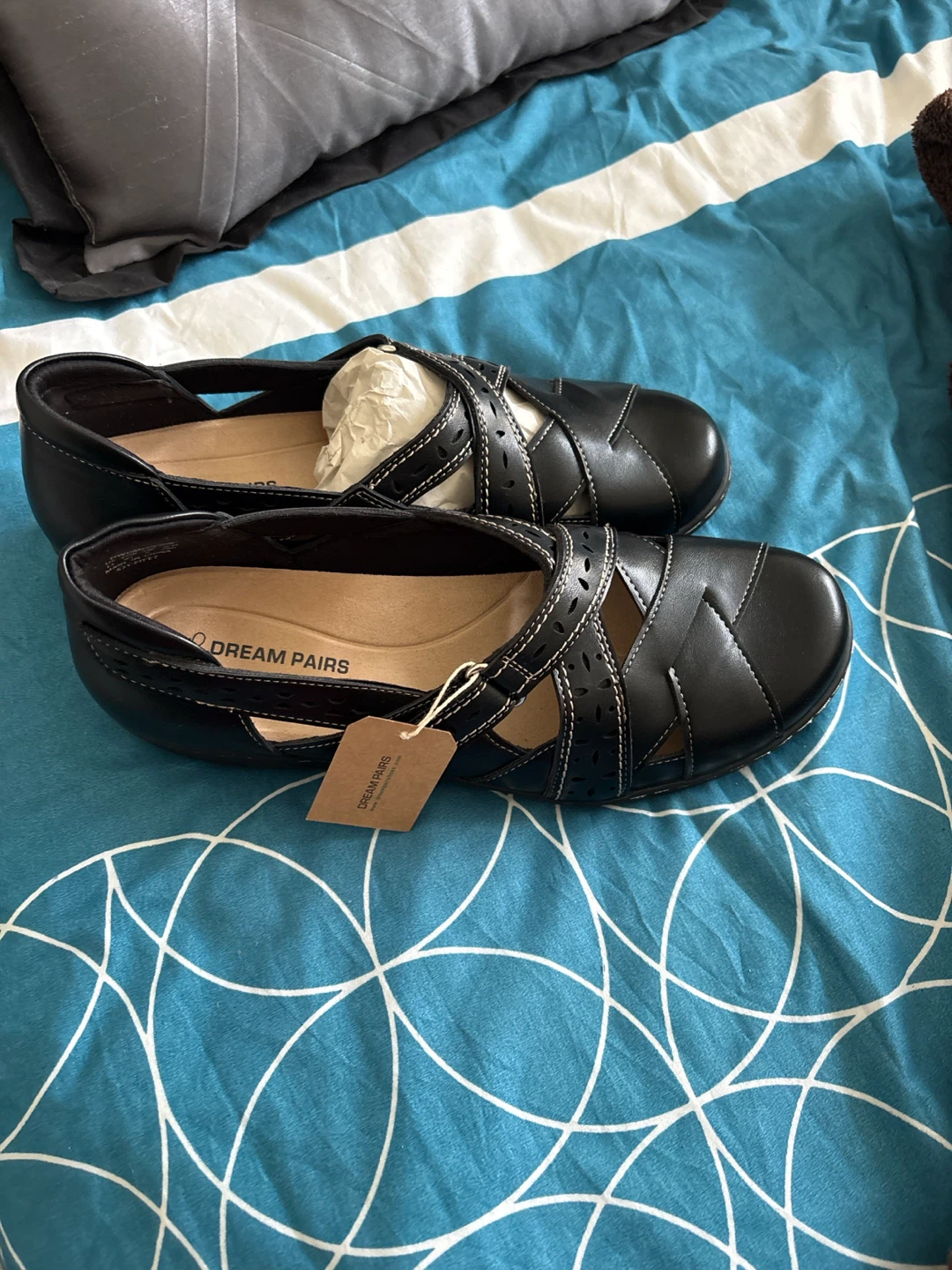 NEW Dream Pairs Black Faux Leather Cutout Flats - Size 11