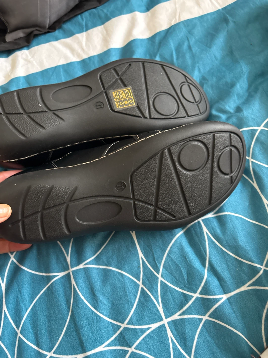 NEW Dream Pairs Black Faux Leather Cutout Flats - Size 11 - photo 2