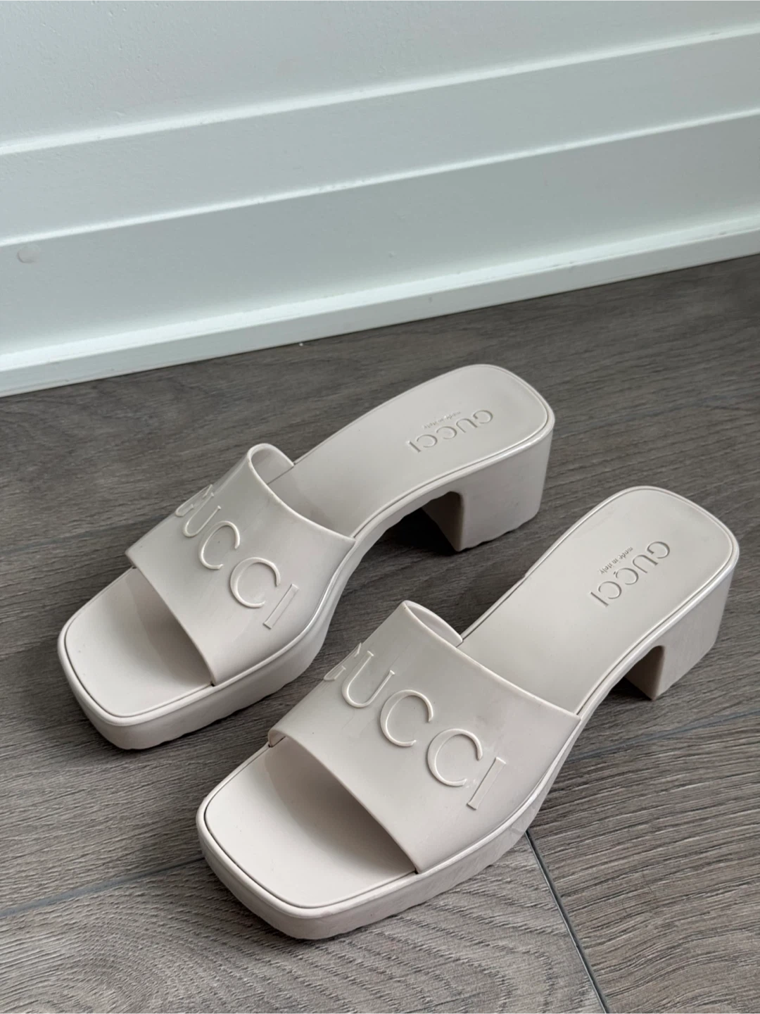 Gucci Rubber Slide Block Heel Sandals Size 38