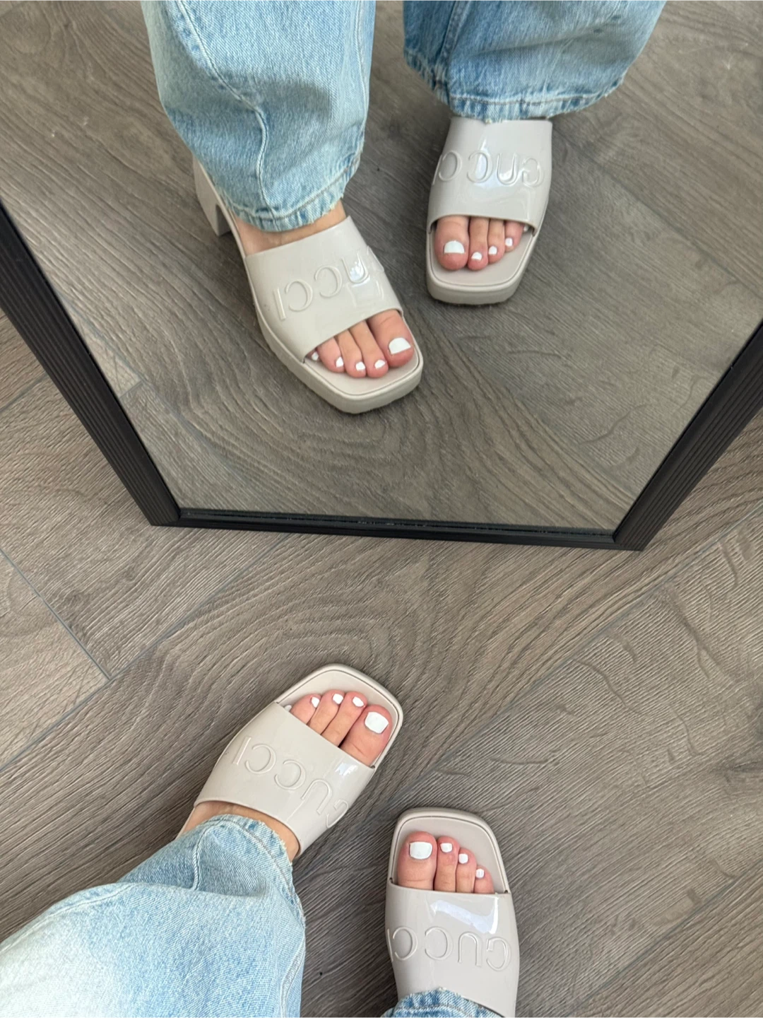 Gucci Rubber Slide Block Heel Sandals Size 38 - photo 2