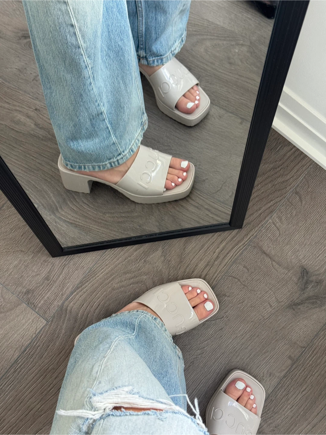 Gucci Rubber Slide Block Heel Sandals Size 38 - photo 3