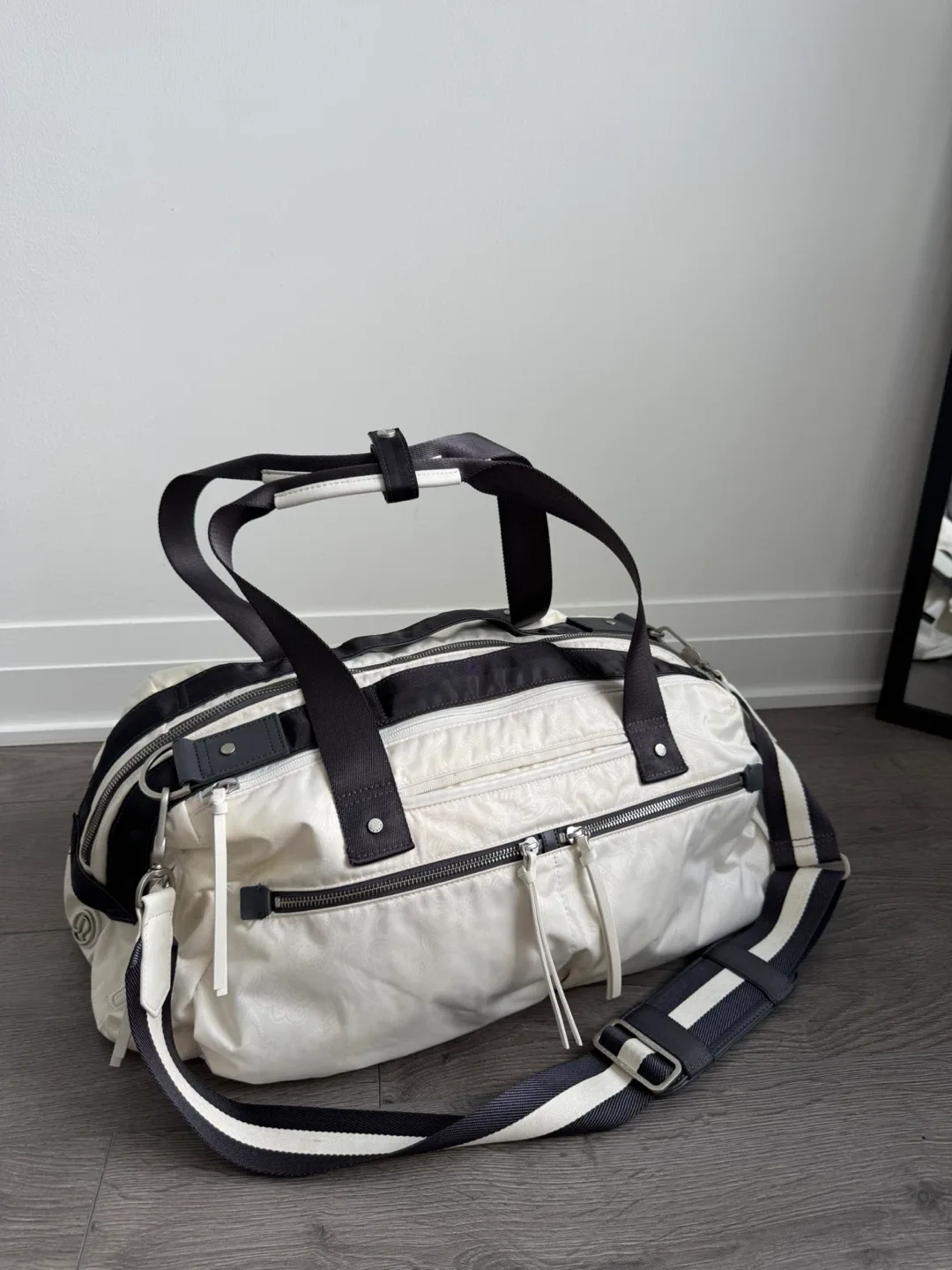 Lululemon Duffel Bag - photo 3