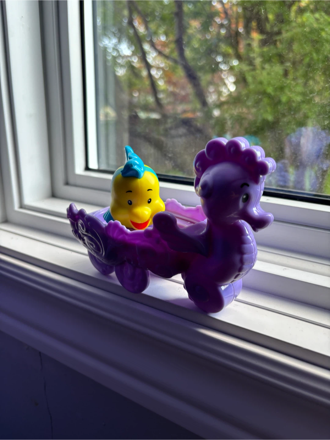 Disney Little Mermaid seahorse carriage & Flounder