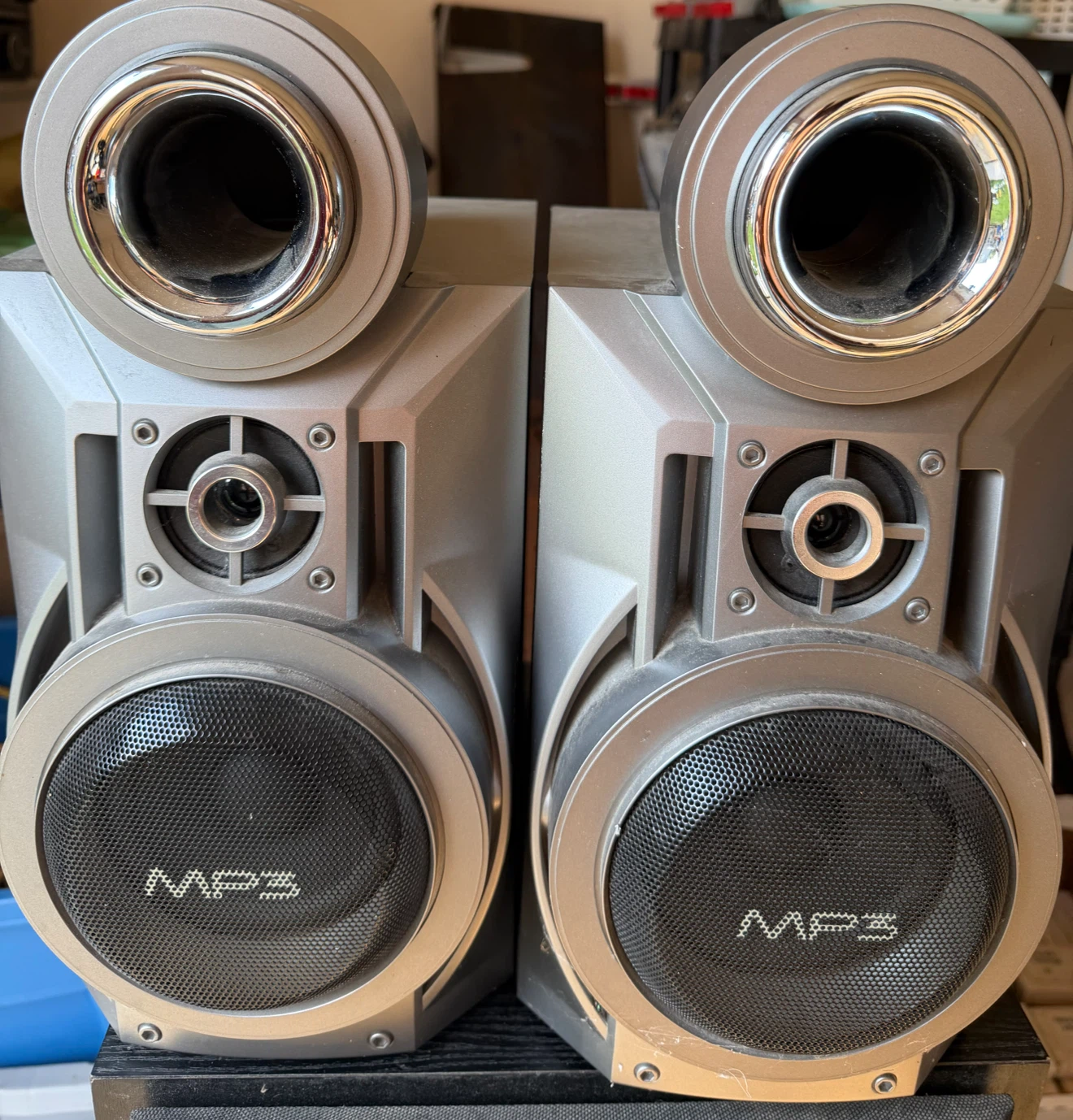 Pair of Silver MP3 Speakers