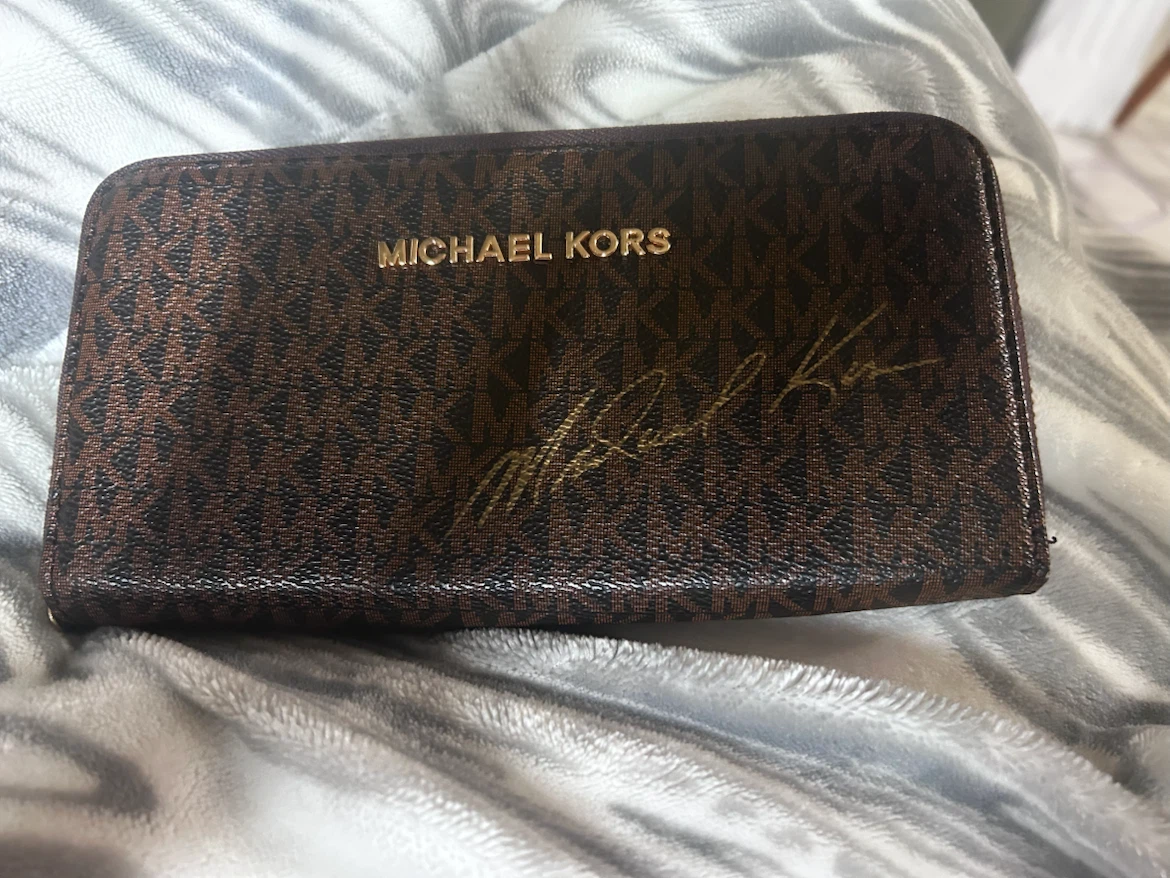 Michael Kors Zip Around Wallet