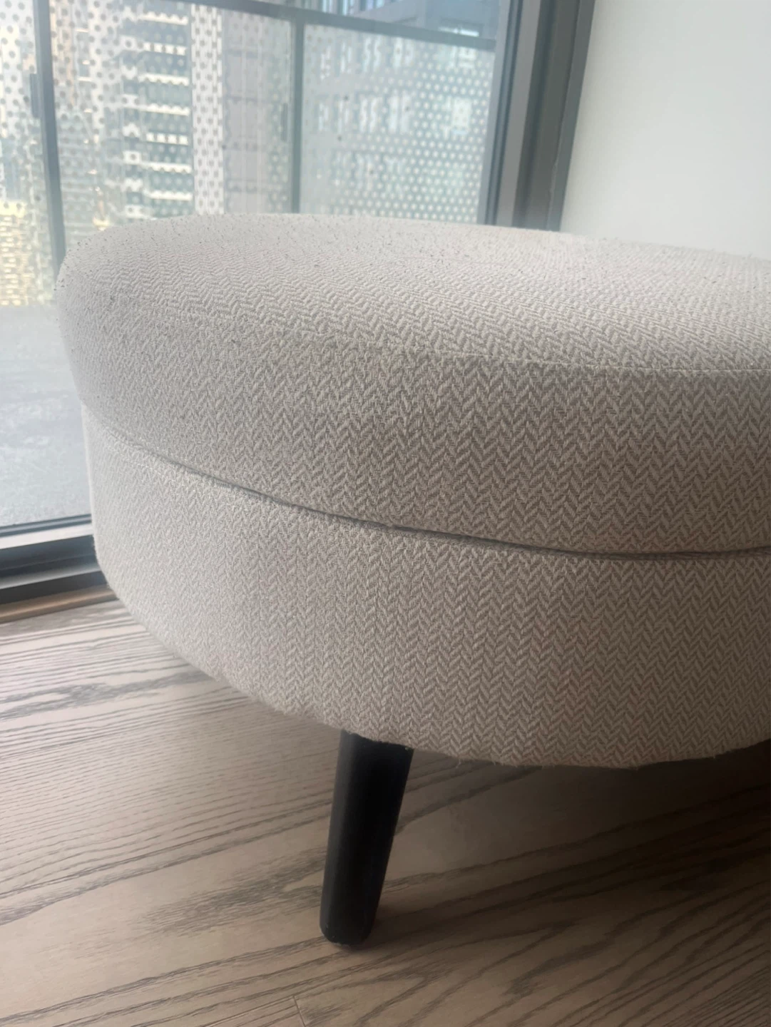 Round Upholstered Ottoman - photo 3
