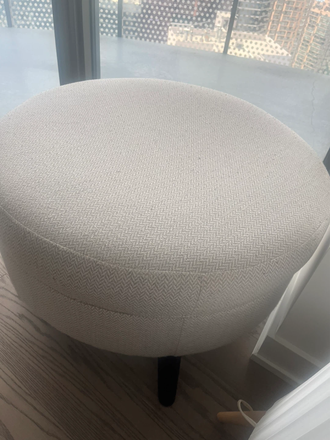 Round Upholstered Ottoman - photo 2