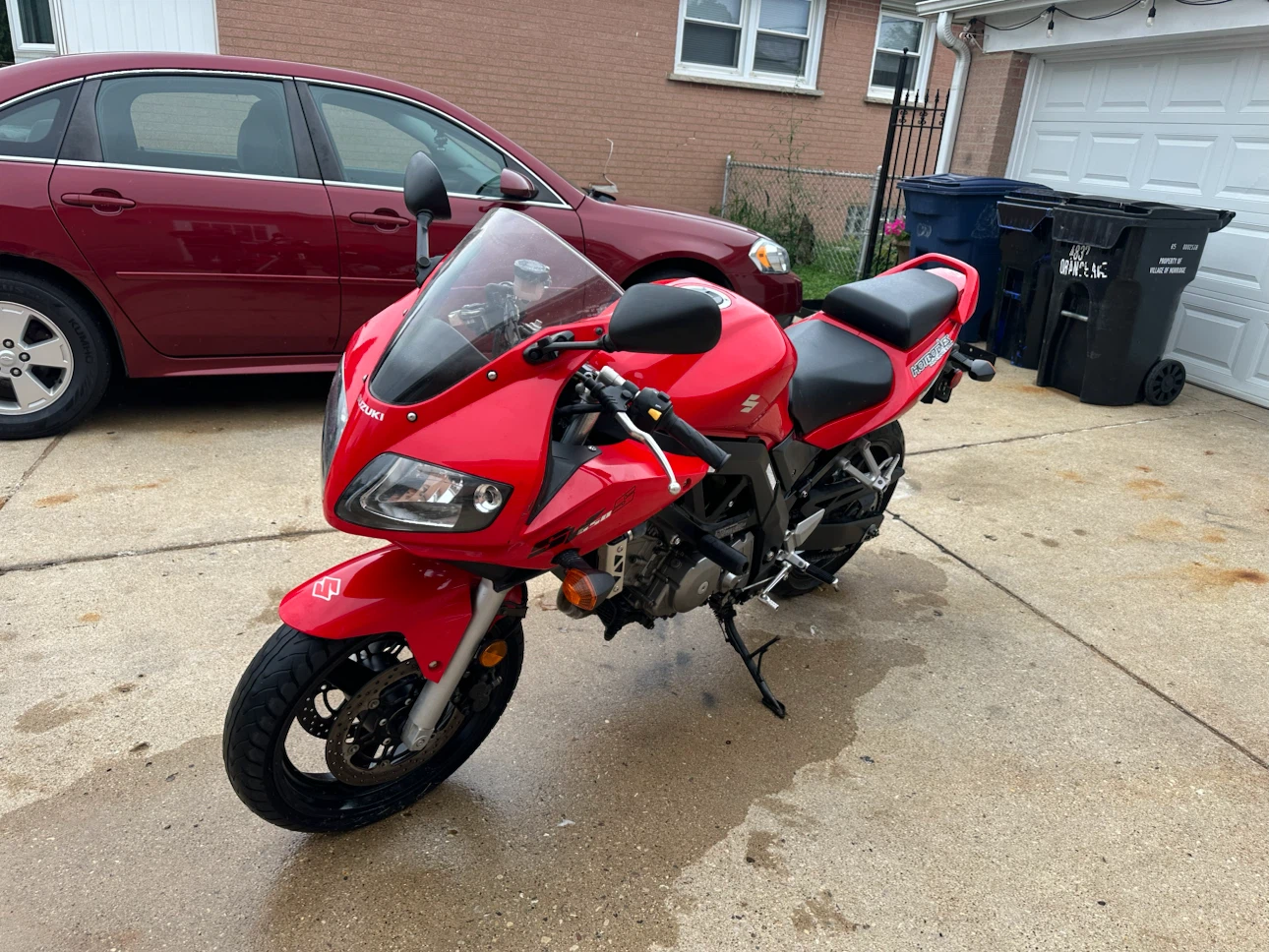 Red Suzuki SV650 Motorcycle - photo 2