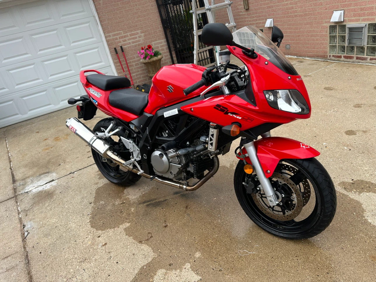 Red Suzuki SV650 Motorcycle - photo 3