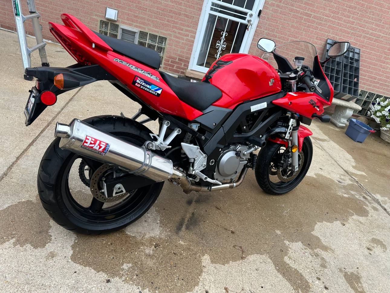 Red Suzuki SV650 Motorcycle - photo 4