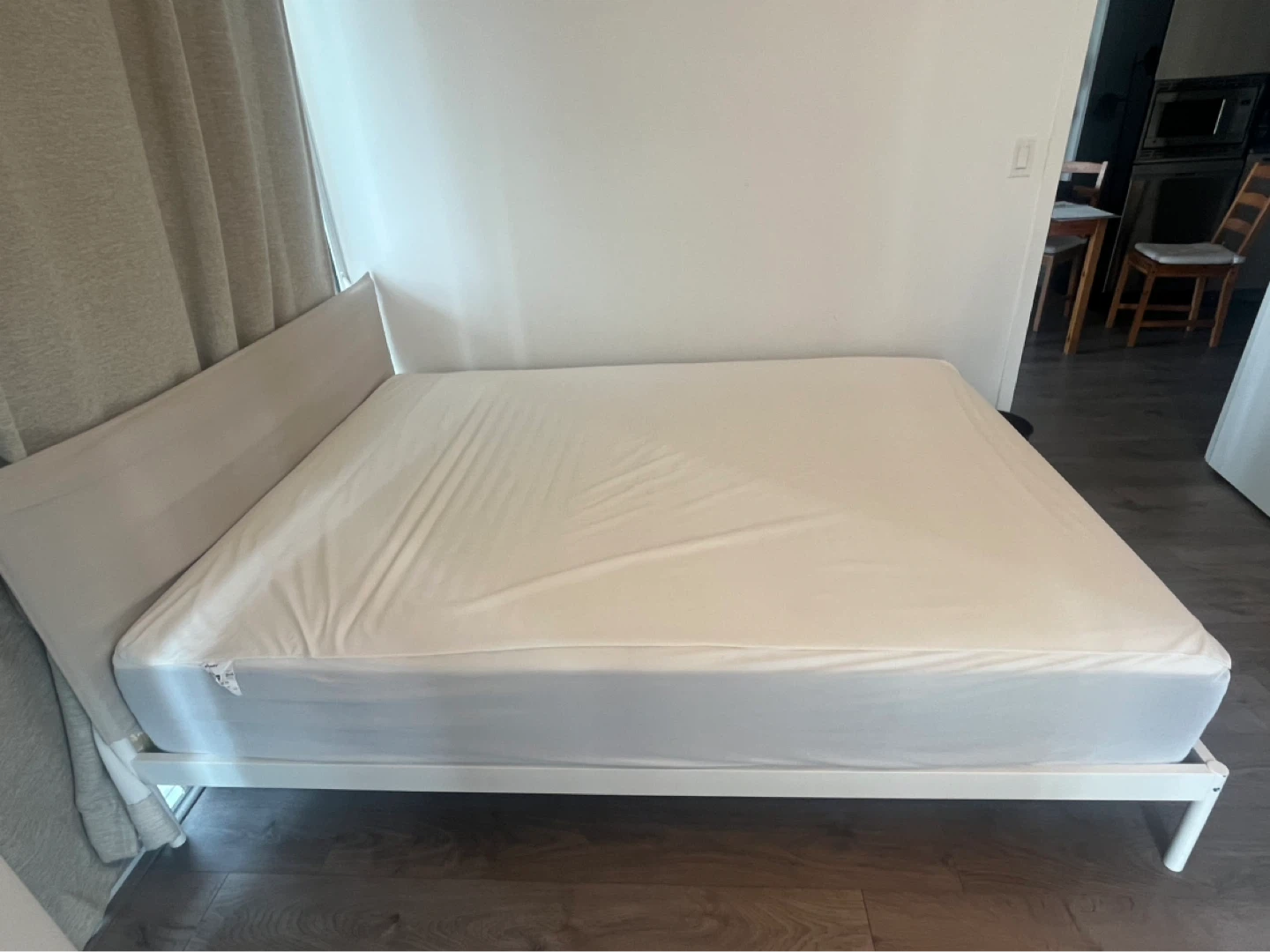 White Metal Bed Frame and mattress - photo 3