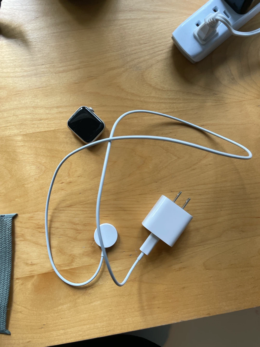 Apple Watch SE 2nd Gen 40mm GPS - photo 2
