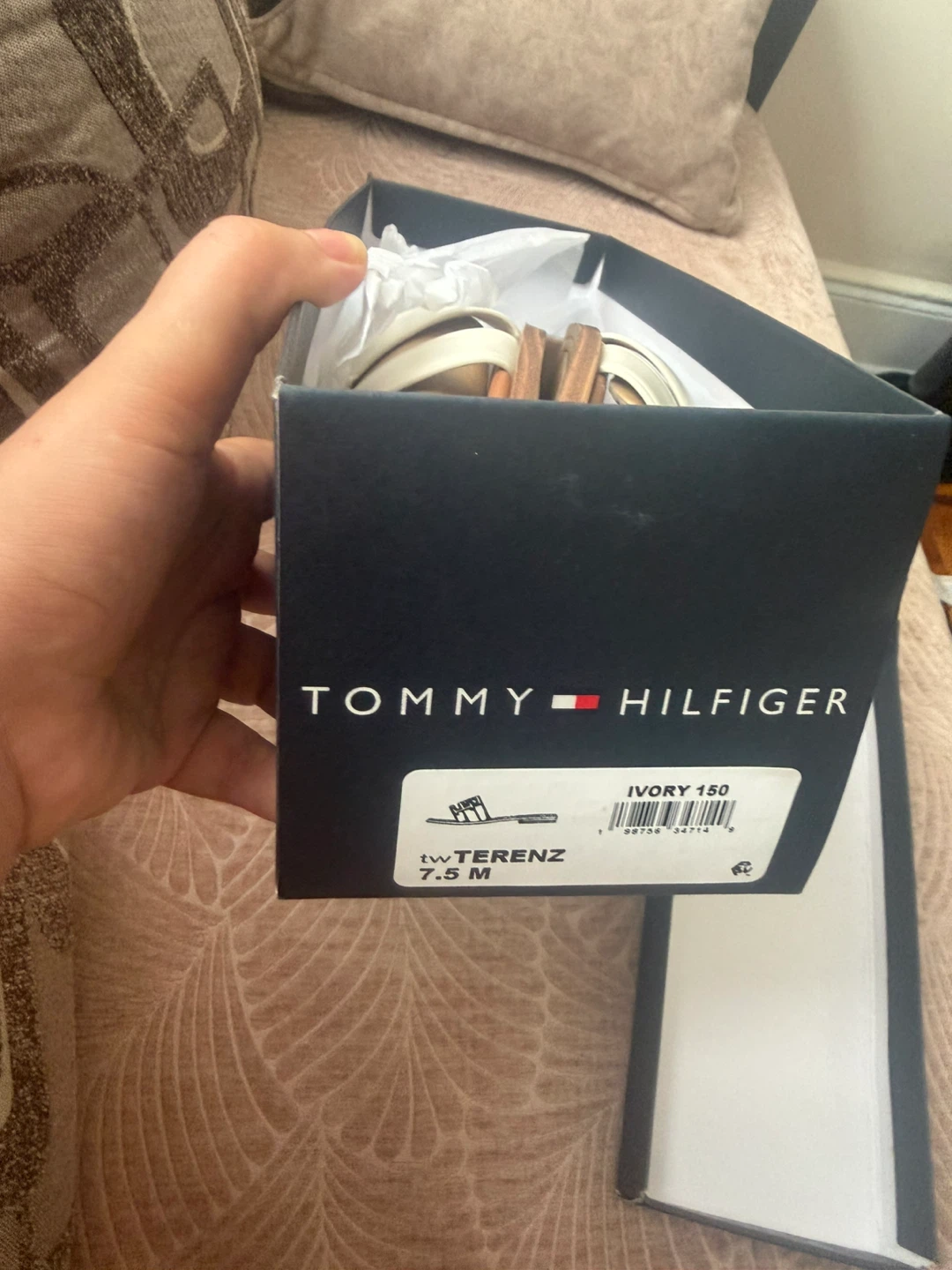 Tommy Hilfiger Terenz Sandals - Ivory - Size 7.5M - photo 2