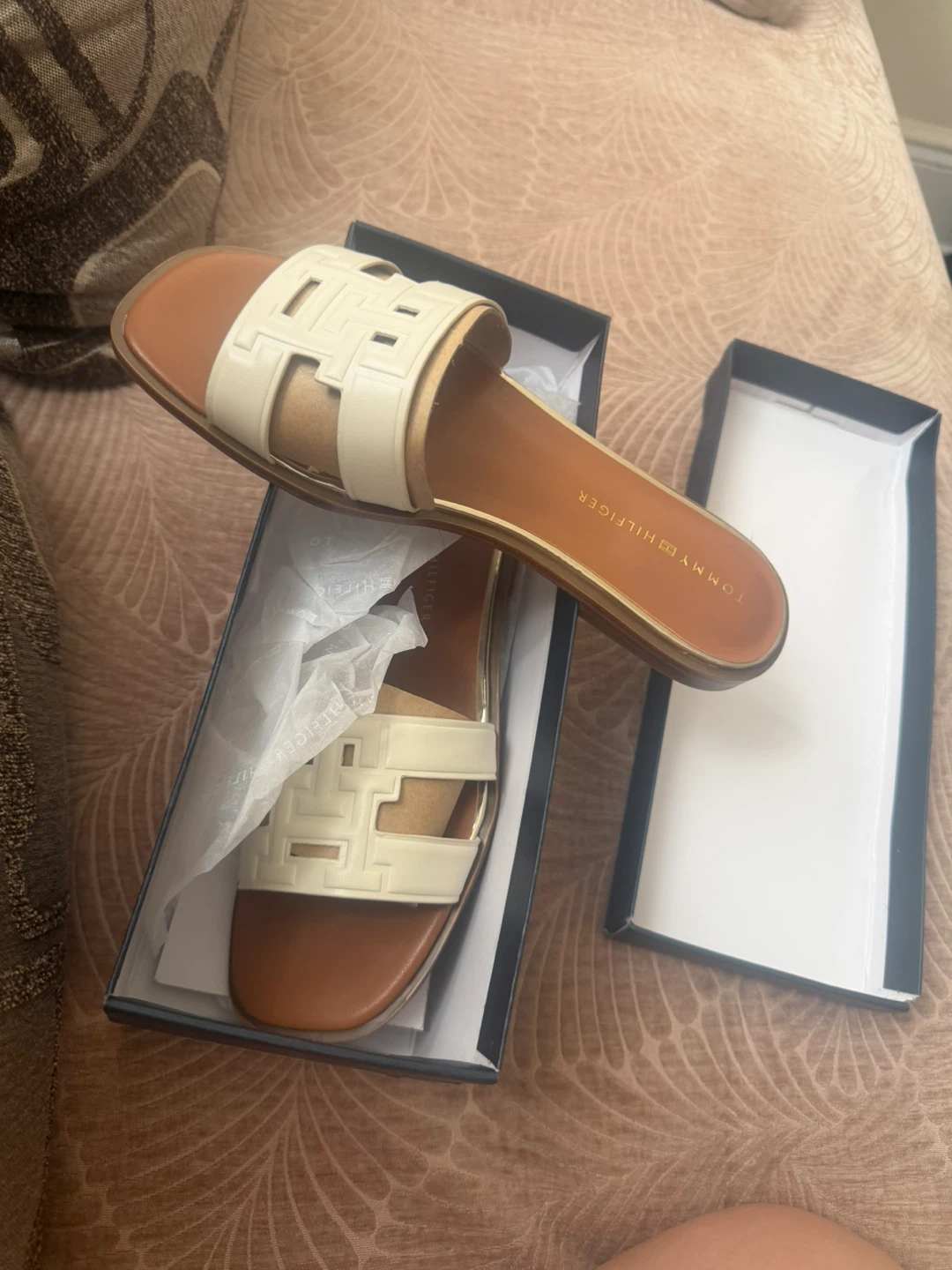 Tommy Hilfiger Terenz Sandals - Ivory - Size 7.5M