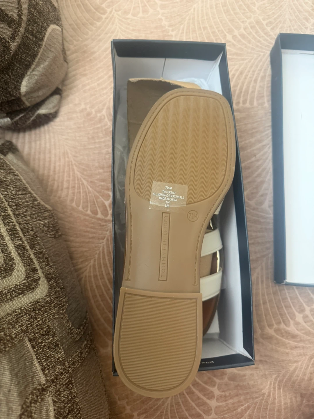 Tommy Hilfiger Terenz Sandals - Ivory - Size 7.5M - photo 4