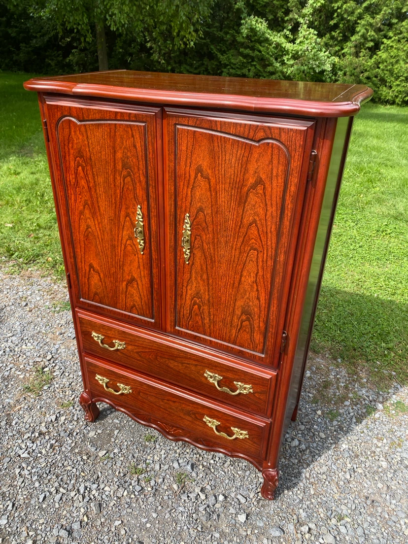 Vintage Wood French Armoire / Wardrobe (CAN DELIVER) - photo 3