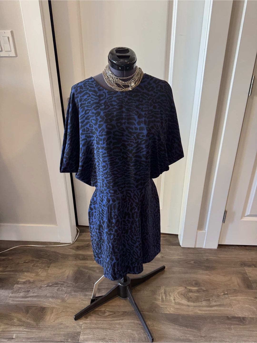 Wren Navy Blue Leopard Mini 💯 silk Dress - sz small