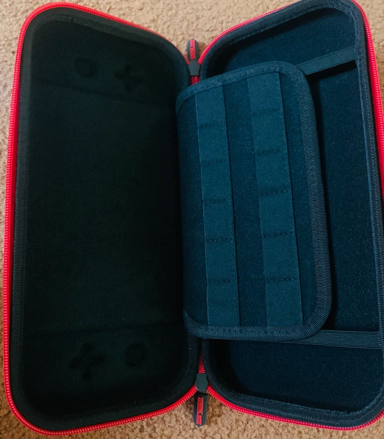 Nintendo Switch storage hard case. - photo 2